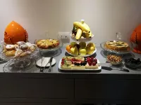 200 Rooms & Terrace - breakfast