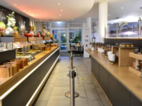 ลันด์โฮเทล ชนุค โรงแรมในSchneverdingen