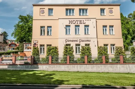 Hotel Giovanni Giacomo Отели в г. Пробоштов