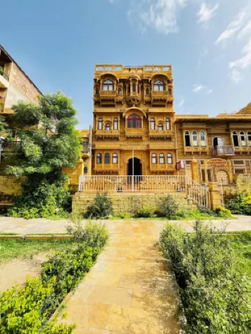 Golden Marigold Hotel