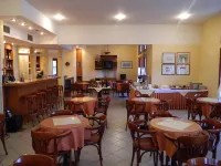 莫內瓦西亞之花酒店 - 早餐