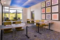 Holiday Inn Express & Suites Olathe West