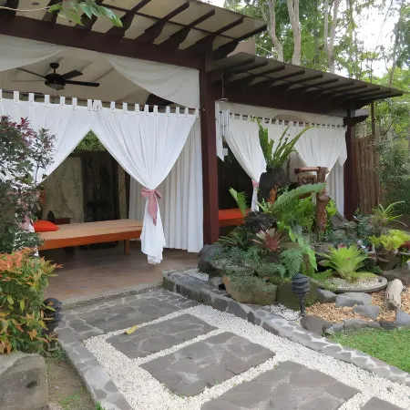 Cintai - Coritos Garden Hotel