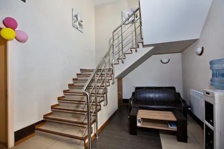 Веста Отели рядом с достопримечательностью «Историко-краеведческий музей г. Уссурийск»