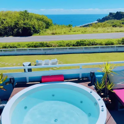 Small House - Cliff Hotel dekat Taman Maobitou