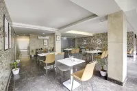 FlxHo Quad - Luxury Studio Apart Hotel DLF Cyber City