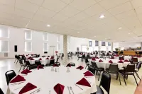 Ramada by Wyndham Richland Center - breakfast