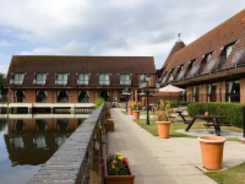 Lakeside International Hotel Hotels in Camberley