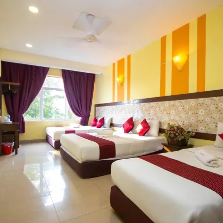 Sun Inns Permas Jaya Hotels in Masai