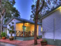 Mandurah Caravan and Tourist Park - parking