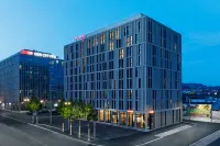 Moxy Bern Expo Hotels in Schupfen