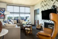 Kimpton Riverplace Hotel Hotels near Lakeside Gardens