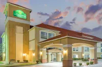 La Quinta Inn & Suites by Wyndham Oklahoma City -Yukon Hotels in Yukon
