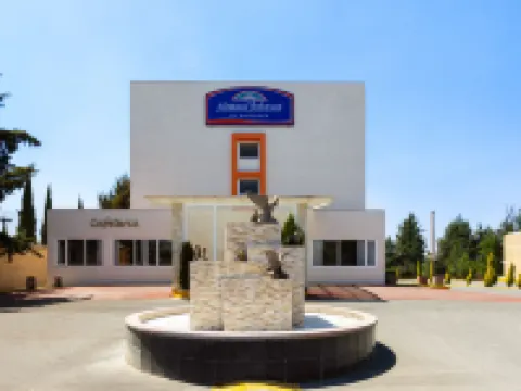 Howard Johnson by Wyndham Toluca Hotels in Toluca