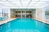 Ramada Plaza by Wyndham Nags Head Oceanfront - piscina