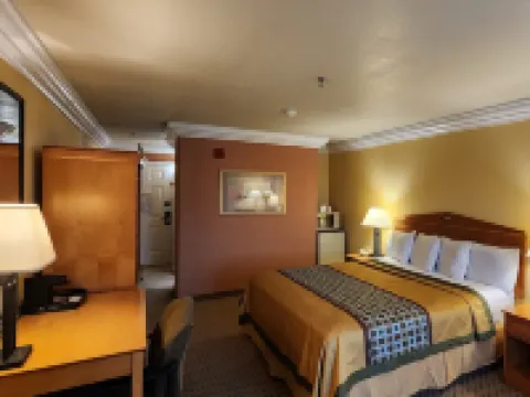 Super 8 by Wyndham Temple I-35 Hotels in Temple