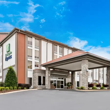 Holiday Inn Express Nashville-Hendersonville, an IHG Hotel