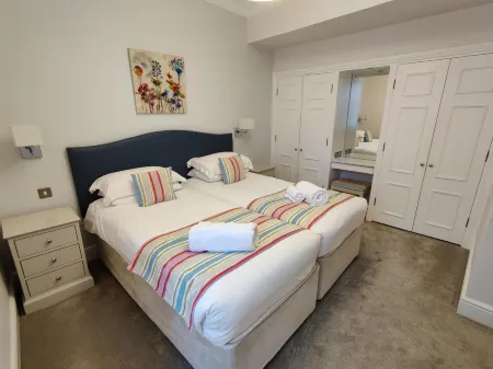 The Osborne Apartments Отели рядом со станцией Torquay Railway Station