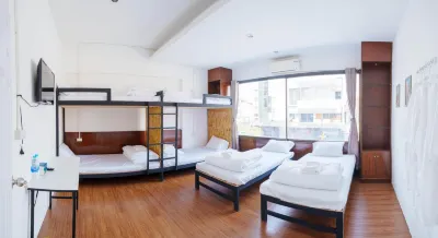 Lamoon Hostel