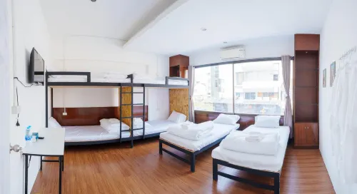 Lamoon Hostel
