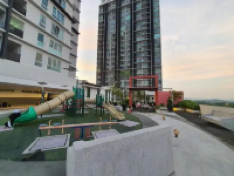 德中心-由亞當民宿管理，布城加影邦宜