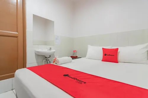 RedDoorz @ Komplek Pontianak Mall Hotel a Akcaya