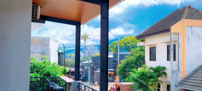 Adyvan Villa Hotel a Lowokwaru