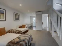 Ashmont Motor Inn & Apartments Hotels in Port Fairy