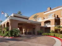 هوم وود سويتس باي هيلتون لا كينتا Hotels near La Quinta Library