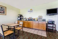 Days Inn by Wyndham Seymour - breakfast