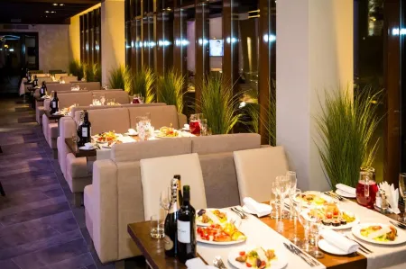 Альфа Отели рядом с достопримечательностью «Танк Т-34»