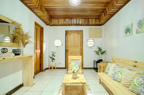 Pallet Homes - Ledesco - balcony
