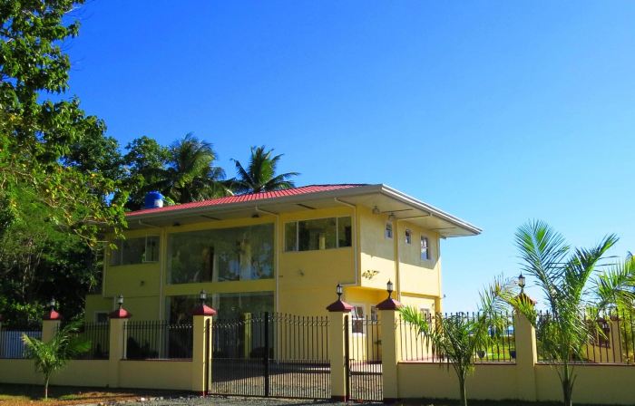 Caimito Beach Hotel