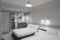 Dragonfly Apartments and Transient House Hotel a Kawit