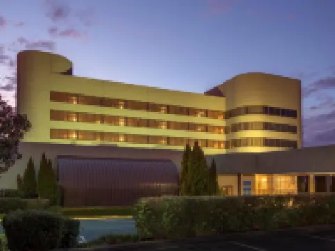 DoubleTree by Hilton South Charlotte Tyvola Hotels near Park Square