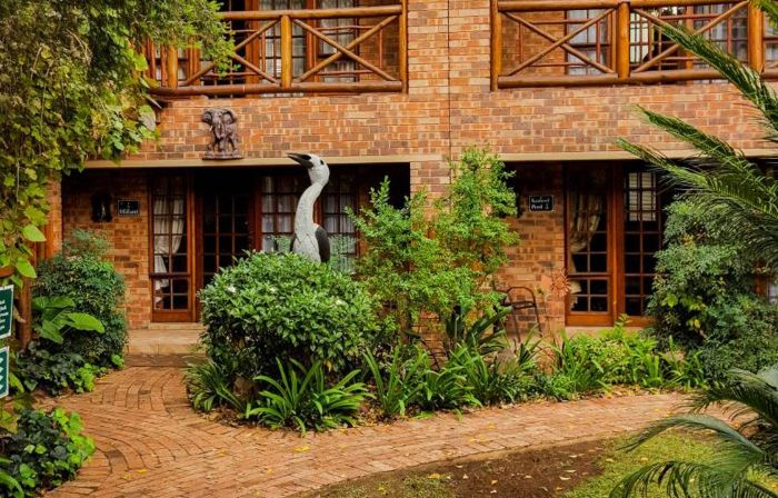 Aark Guest Lodge