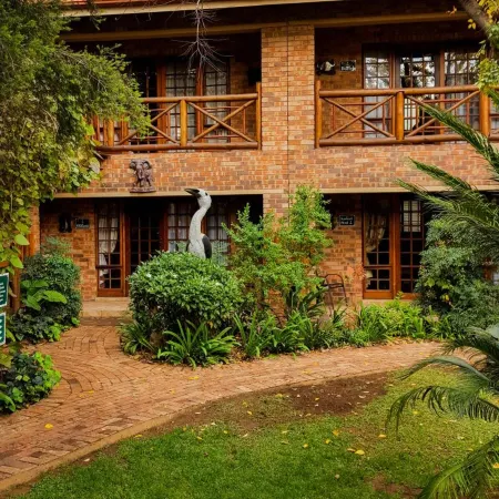 Aark Guest Lodge