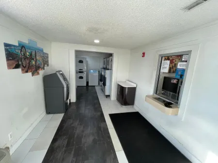 Motel 6 Hagerstown, MD