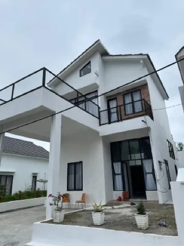 Villa Tropical Garden N2 Hotels near Hillpark Sibolangit