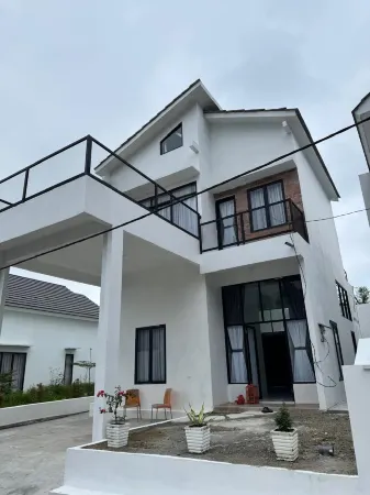 Villa Tropical Garden N2 Отели рядом с достопримечательностью «Hillpark Sibolangit»