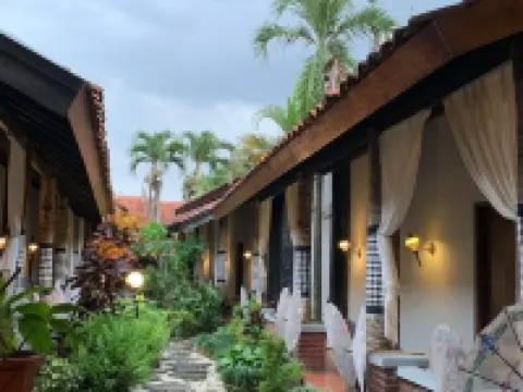 Rumah Palagan Yogyakarta RedPartner Hotels near SEVENDAYS HQ