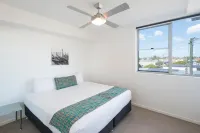 Eastwood Apartments - Mountain view