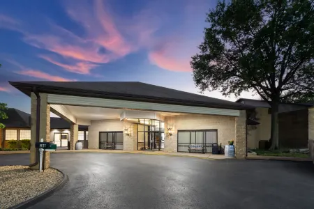 Baymont Inn and Suites by Wyndham Farmington, MO