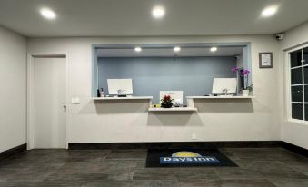 Days Inn by Wyndham Bakersfield