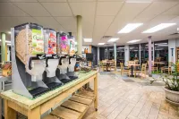 Days Inn & Suites by Wyndham Jekyll Island - Breakfast