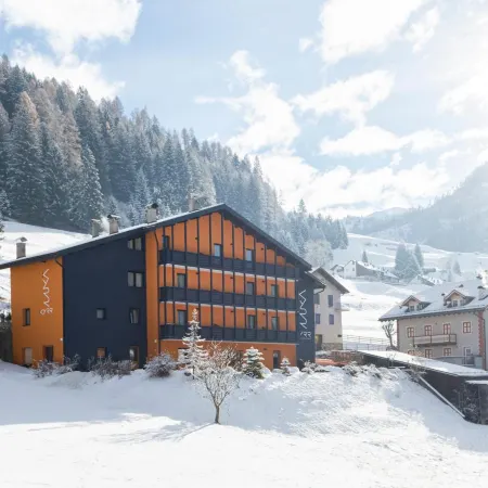 Kyrr Smart Mountain Retreat Hotels in Moena
