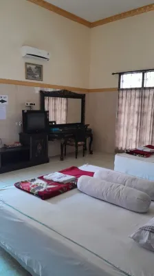 Hotel Rahmat Hotel dekat Alun Alun Trunojoyo Kota Sampang