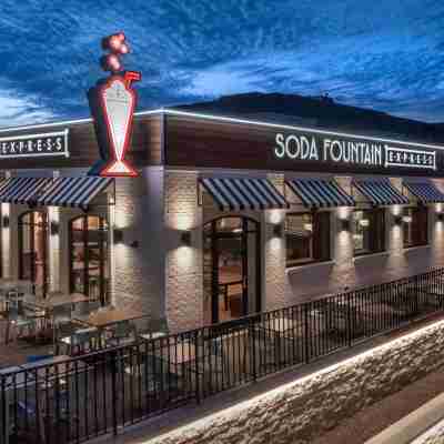 Sheraton Westport Plaza Hotel St. Louis Hotel Exterior
