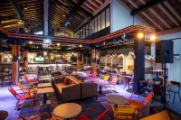 Hotel Base Camp Lodge - Bourg Saint Maurice - Parkplatz
