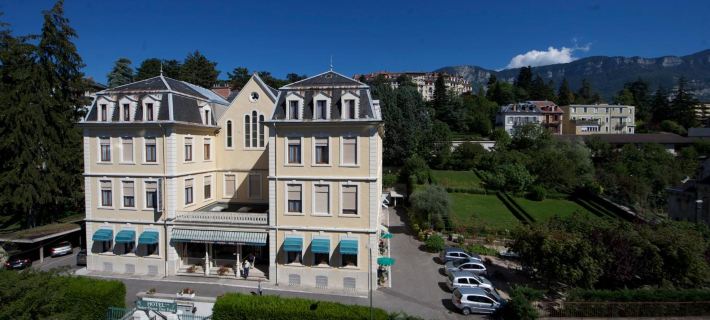 Hotel des Eaux サボアのホテル